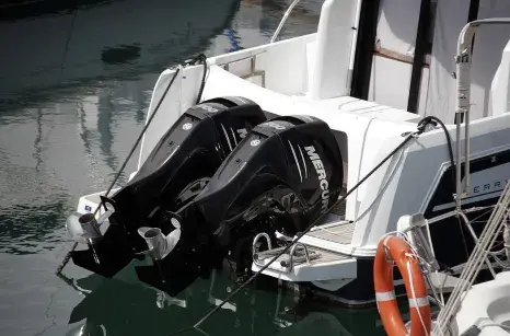 Engine boat